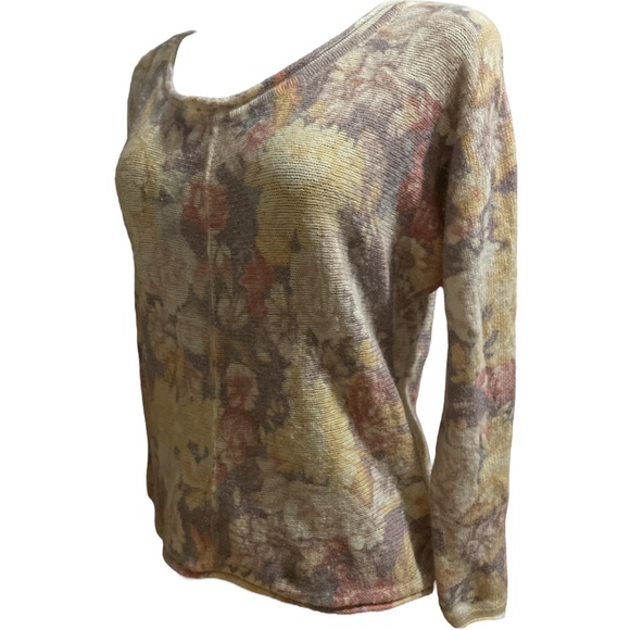 Free People Sweater - Picture 2 of 2